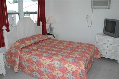 Pelican Beach Villas Marsh Harbour Buitenkant foto