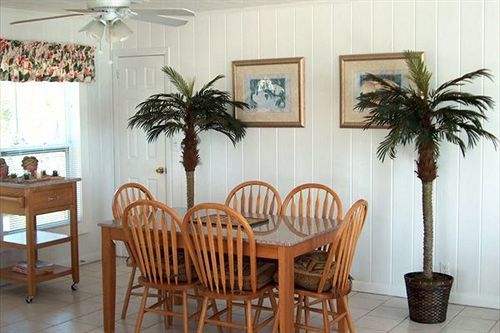 Pelican Beach Villas Marsh Harbour Buitenkant foto