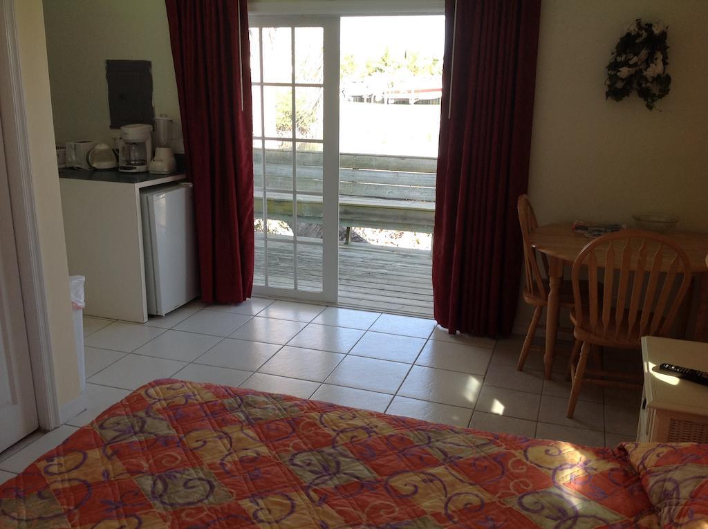 Pelican Beach Villas Marsh Harbour Buitenkant foto